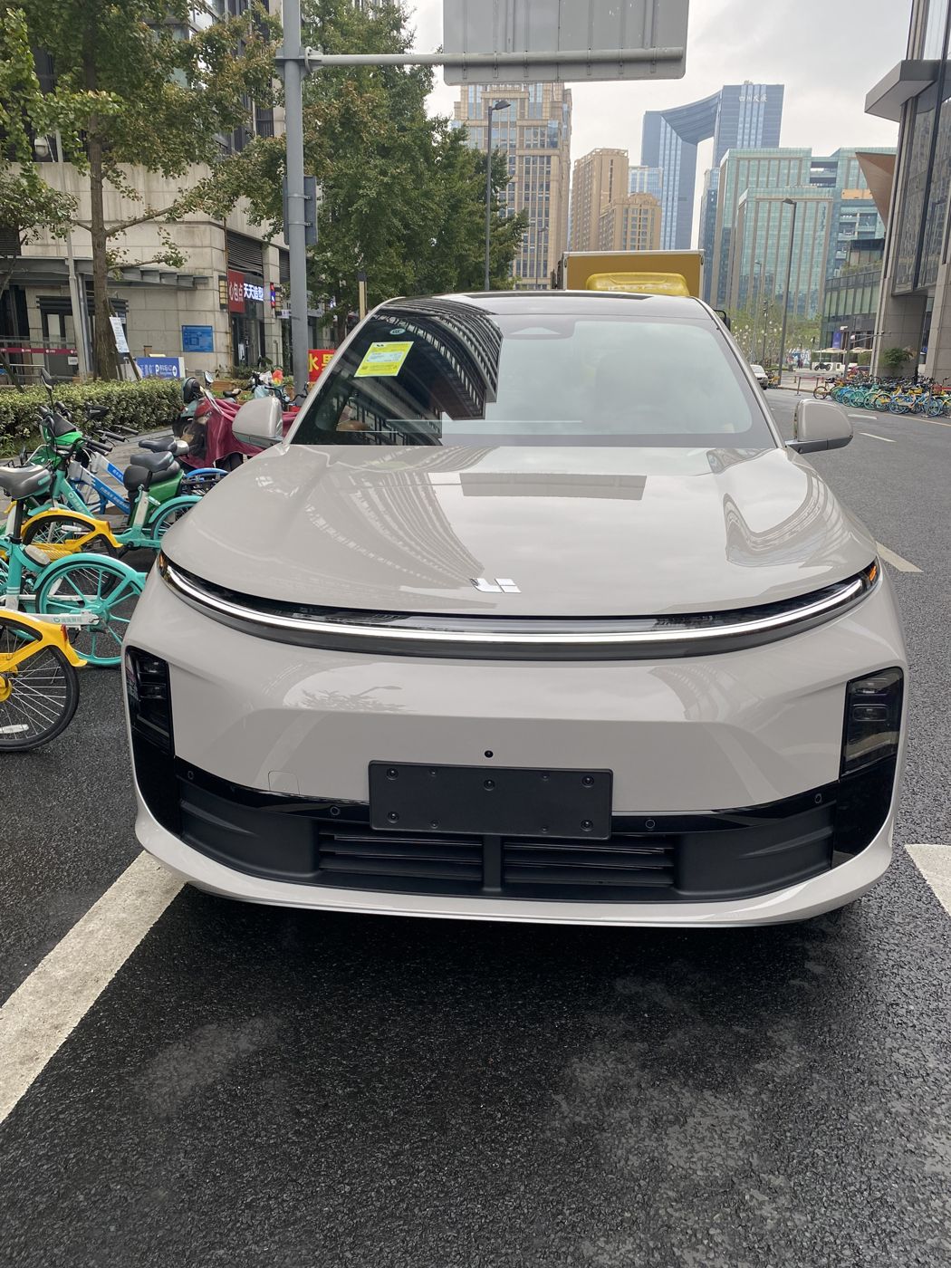 NG大舞台 MEGA 高压纯电 MPV